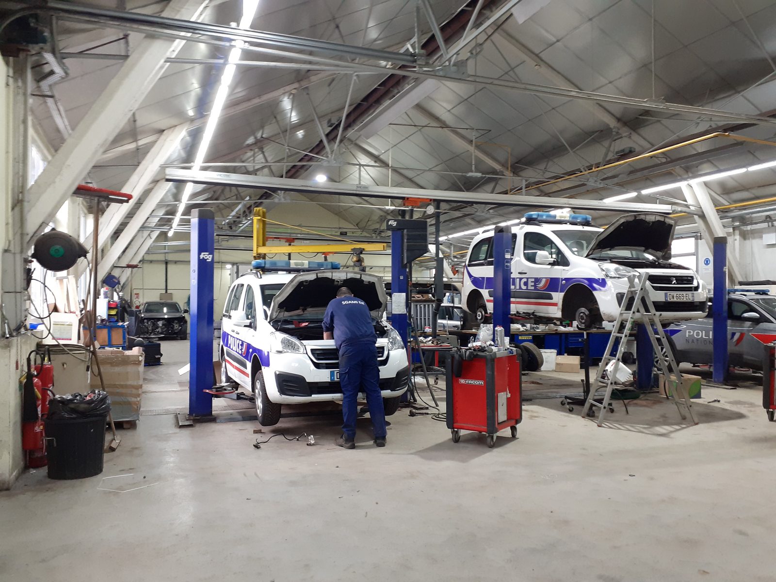 Rénovation globale des ateliers automobile de la Direction de l'Équipement et de la Logistique