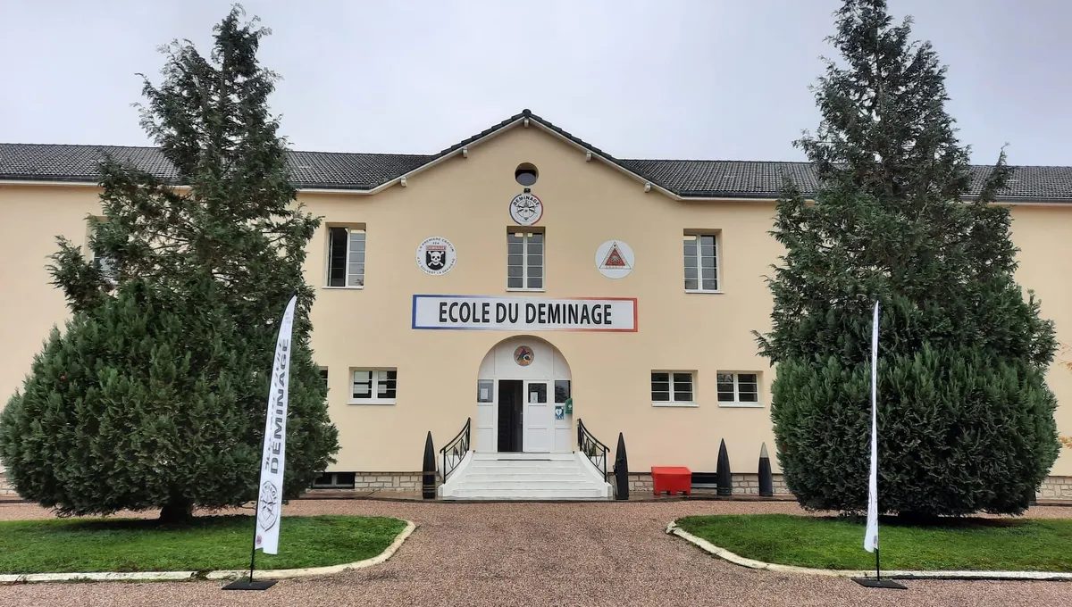 Création d'une structure d'hébergement, centre de formation du déminage